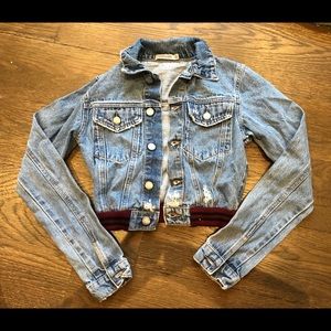 Cropped denim jacket